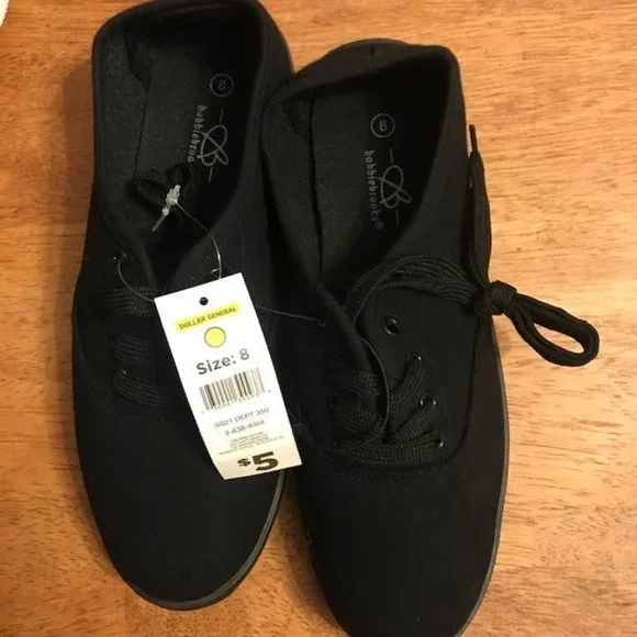 BOBBIE BROOKS WOMENS SIMPLE BLACK SNEAKER NWT! - Picture 1 of 1